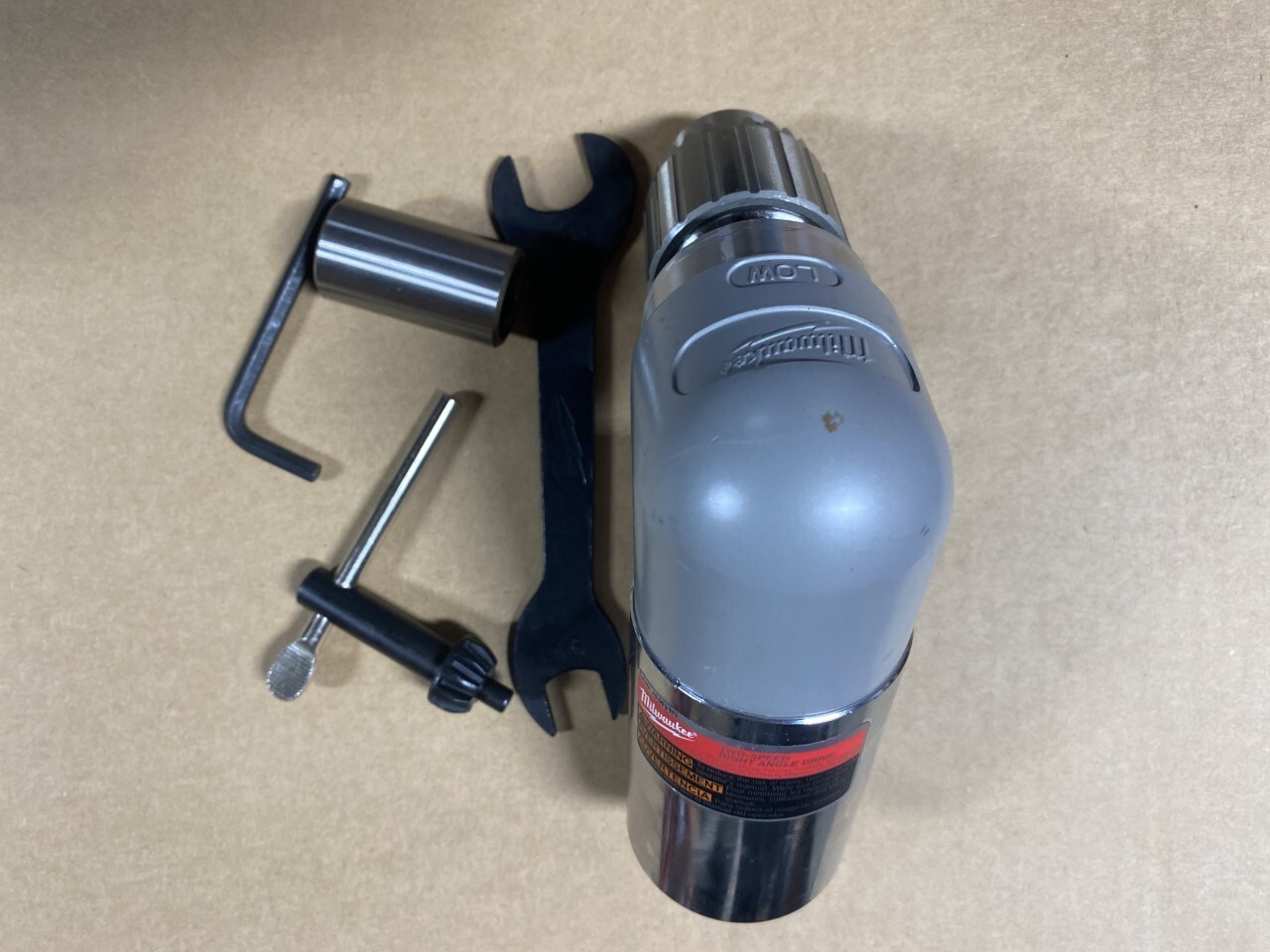 MILWAUKEE Right Angle Drive Unit Collar 48-06-2871 with 1/2″ chuck, key, wrench