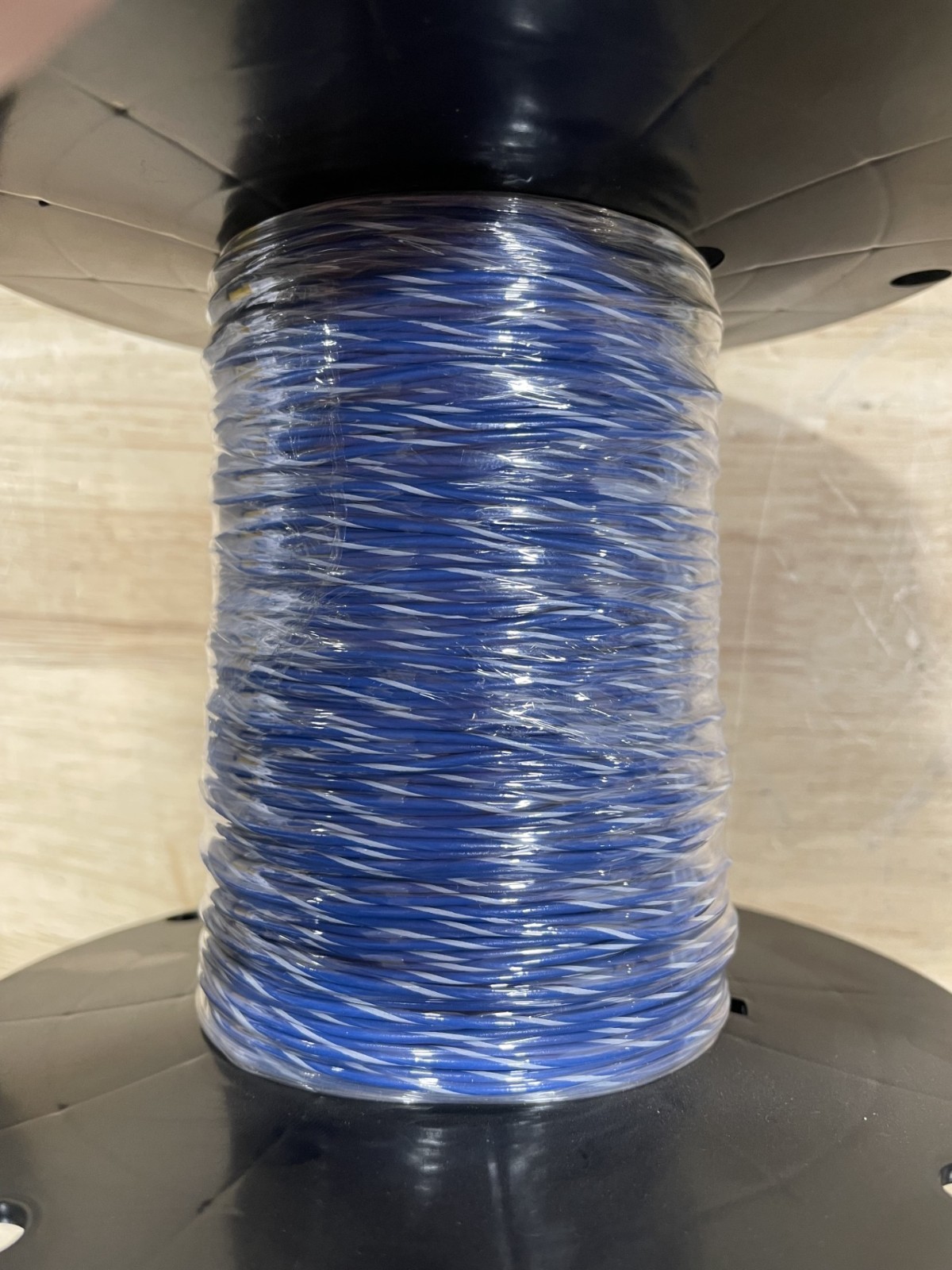 Anixter M16878/1-BFE-69 Type B Lead Wire, 19/34, 22AWG, 600V, Blue/White, 500 ft