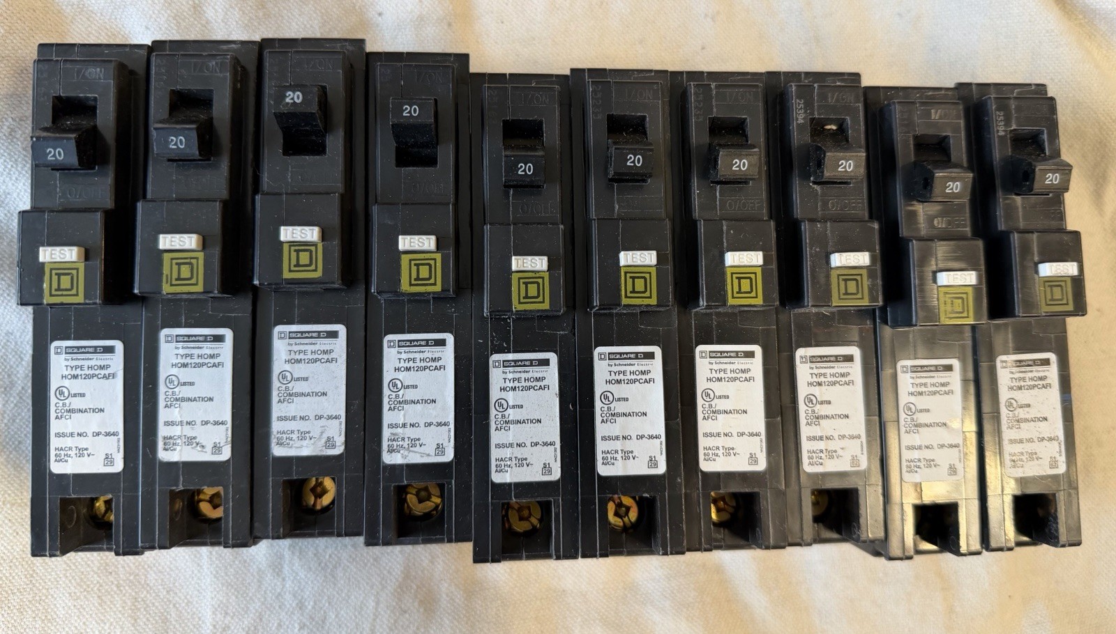 LOT OF 10 SQUARE D HOMELINE HOM120PCAFI HOM120PCAFIC 20A AFCI PLUG ON NEUTRAL