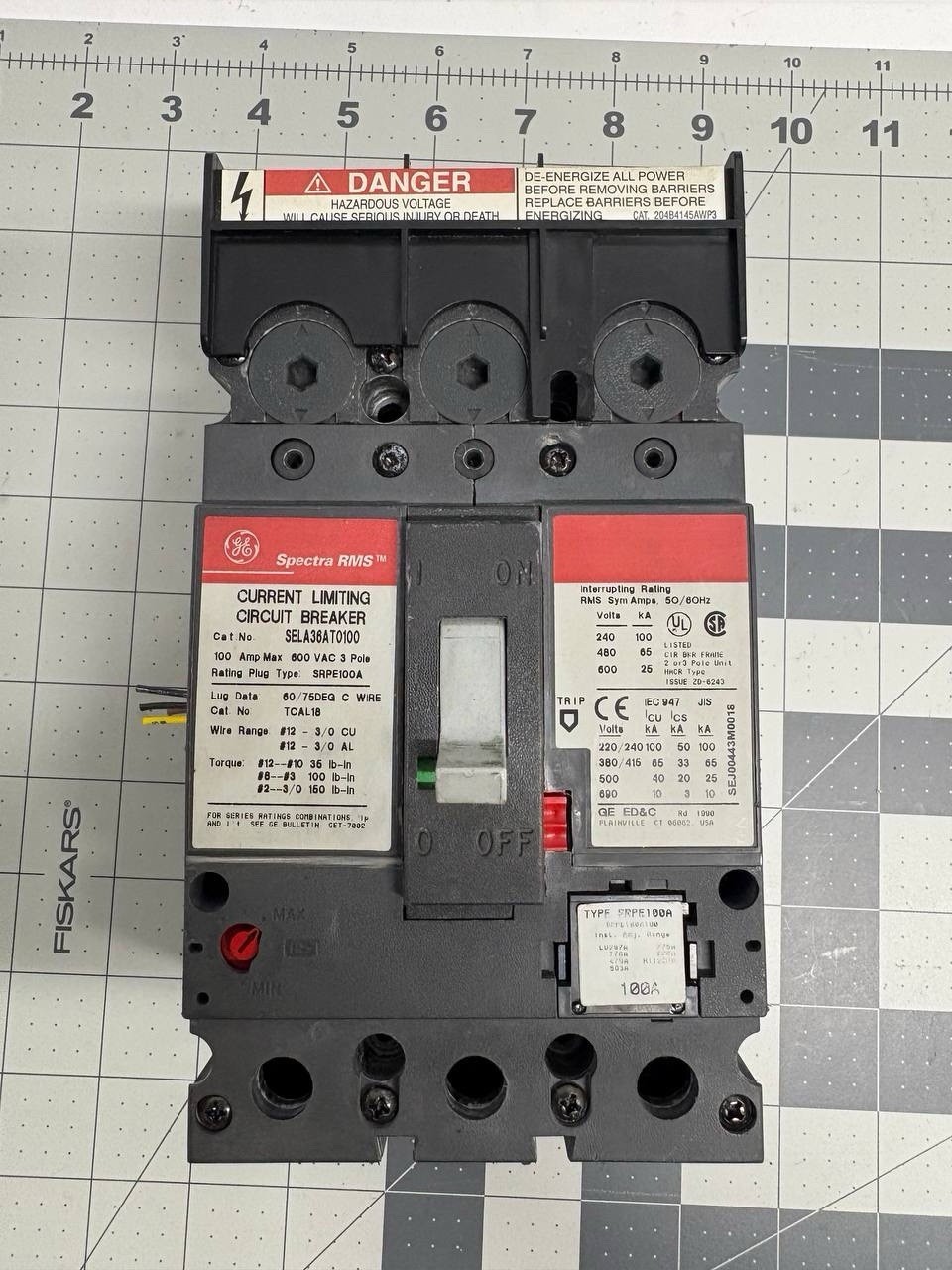 GE SELA36AT0100 Spectra RMS 100A 600V 3 Pole Breaker W/ SRPE100A Plug & Alarm