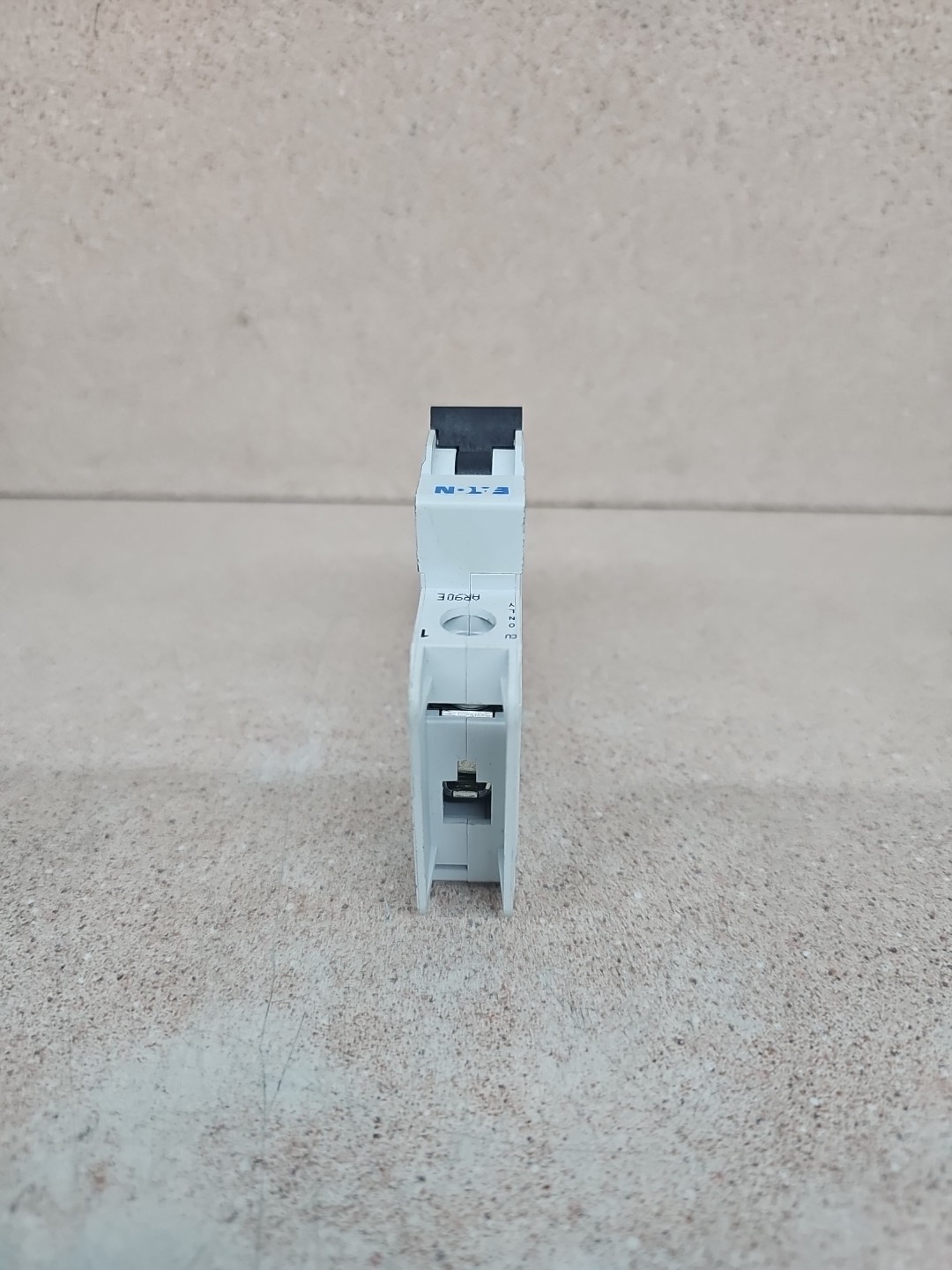 1) Eaton Moeller FAZ-C10/1-NA Circuit Breakers 1P 10A C-Type Brand