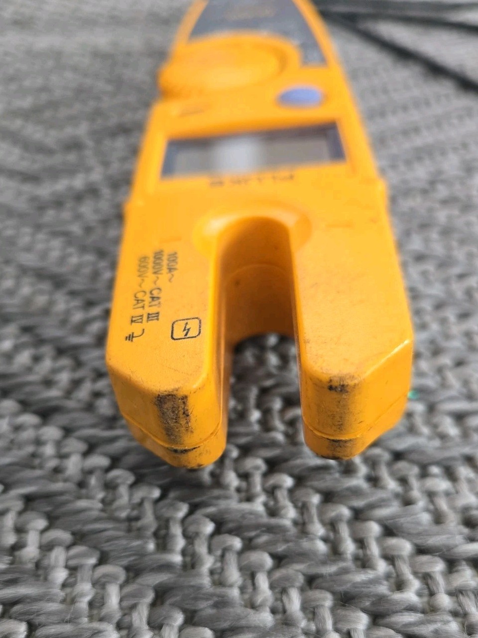 Fluke T5-600 Electrical Tester CAT III 600V Digital Multimeter Tested Works
