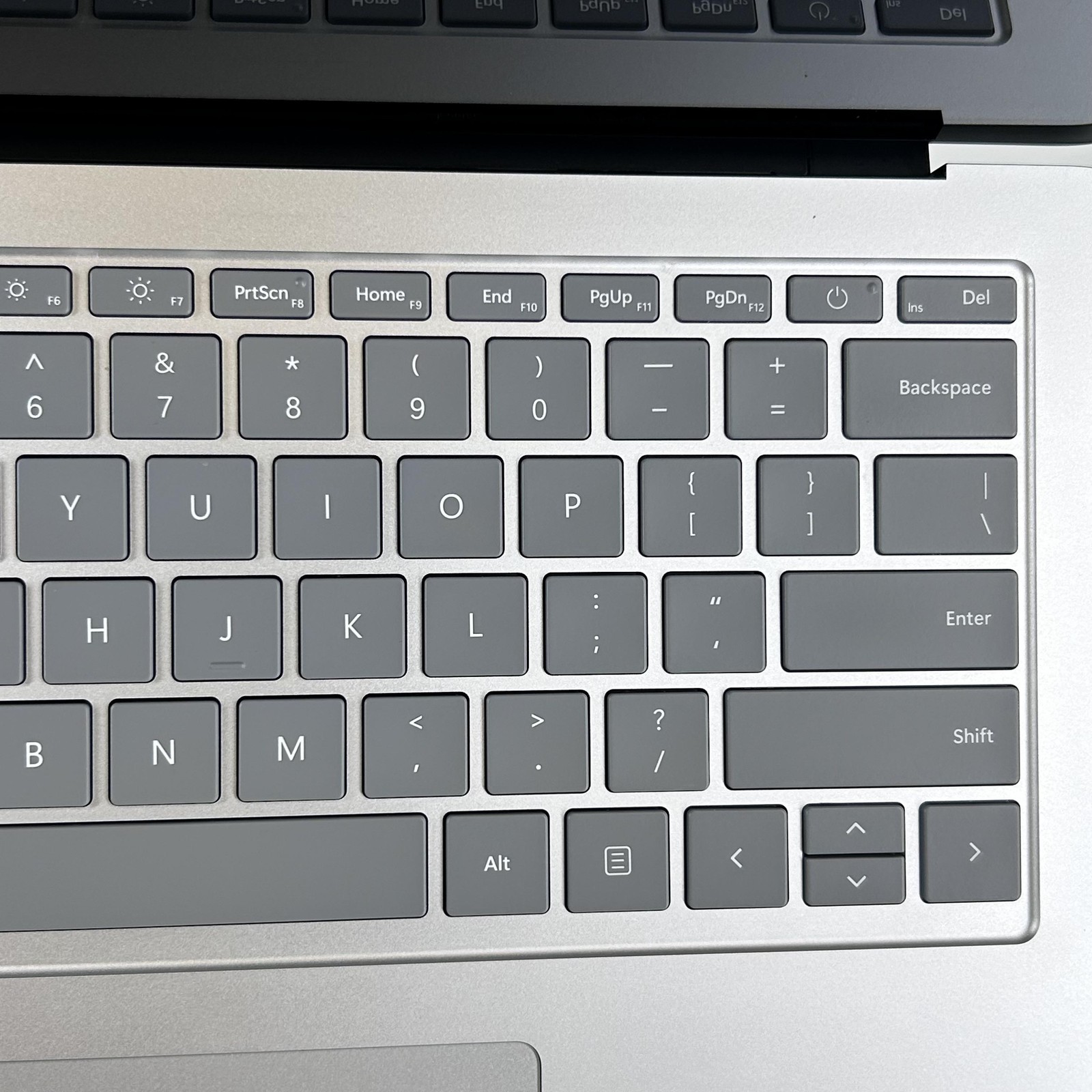 Microsoft Surface Laptop Studio 2 14 2K TOUCH 2.9GHz i7-13700H 32GB 1TB RTX 4050