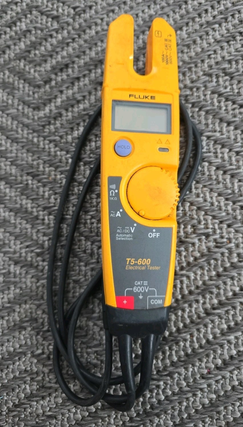Fluke T5-600 Electrical Tester CAT III 600V Digital Multimeter Tested Works