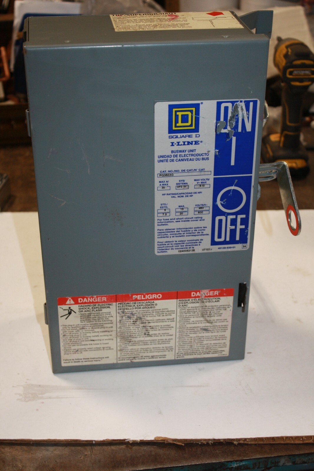 NEW SQUARE D PQ3603G SERIES 4 I-LINE BUSWAY SWITCH 3P 3W
