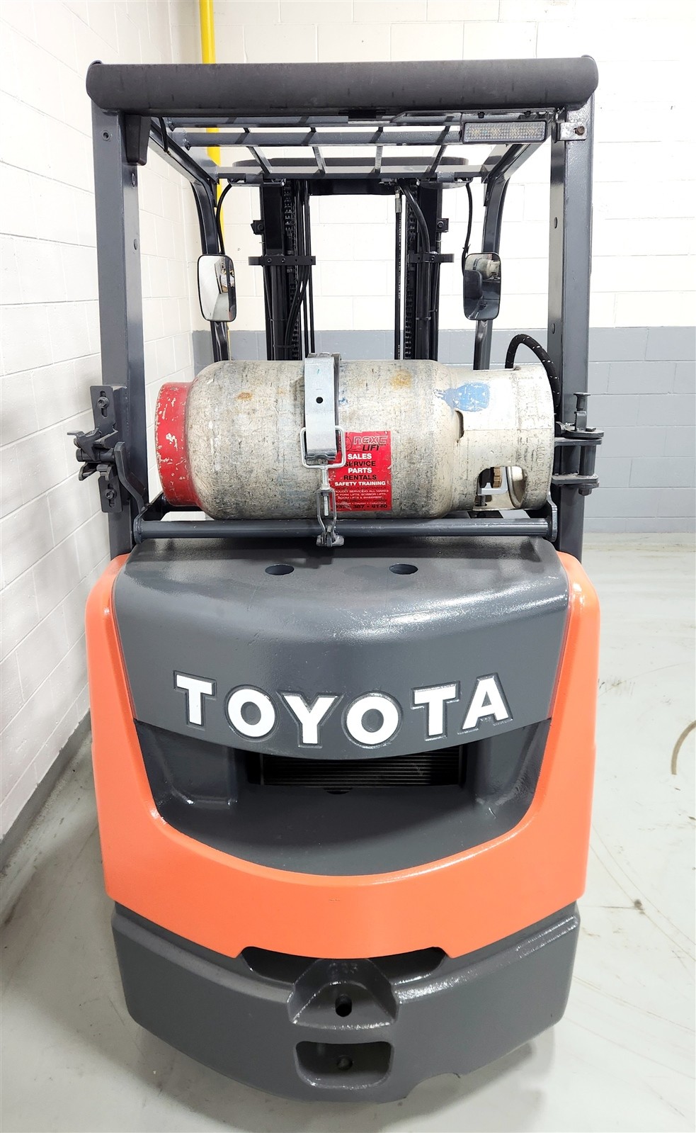 TOYOTA 5000 LB LPG FORKLIFT 5,000 LB 8FGCU25 SIDE SHIFT