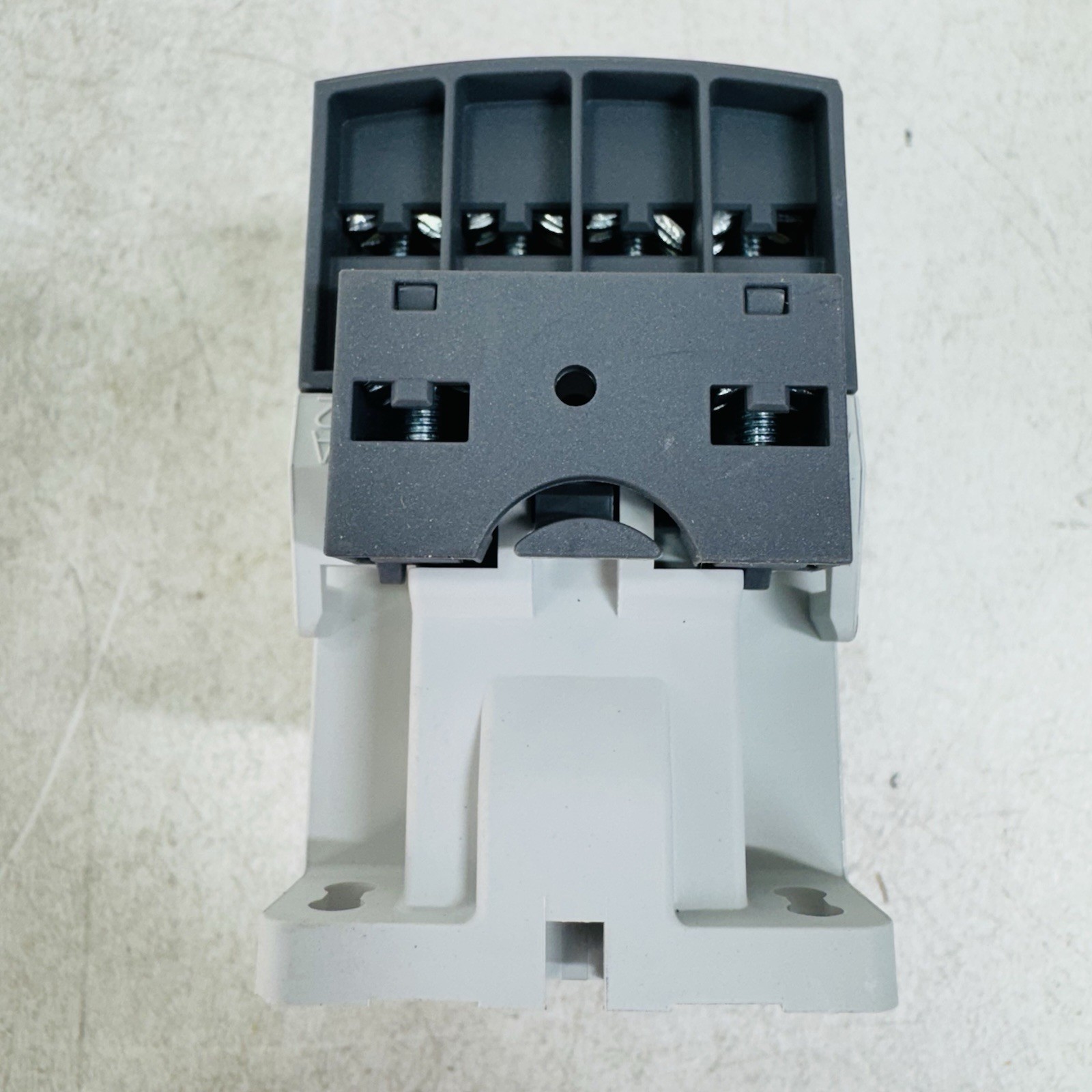 ABB A16-04-00 R84 30A Contactor 110-120V 60Hz 1SBL171101R8400