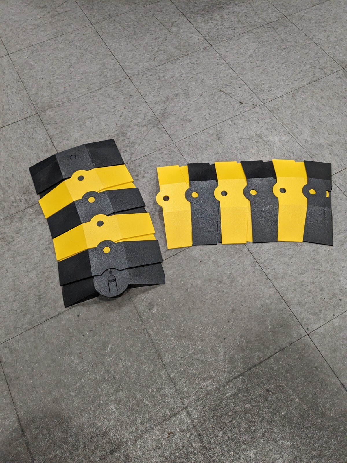 UltraTech Ultra-Sidewinder 3' Medium Black/Yellow Cable Protector System 18