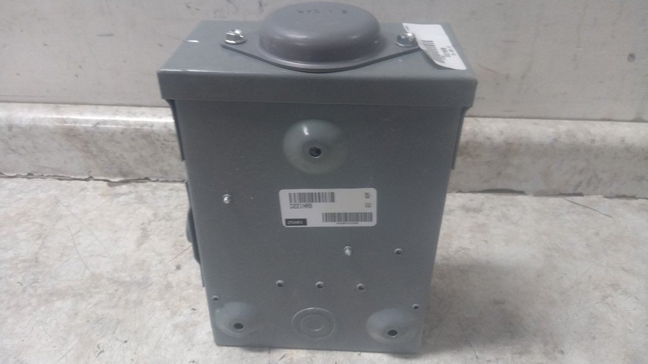 Square D D221NRB 240VAC 30 Amps Standard Duty Fusible Safety Switch