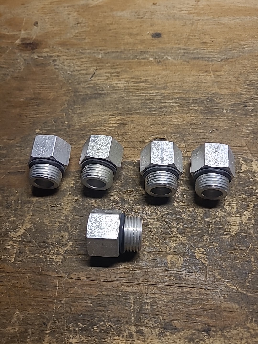 (5) PARKER ORB REDUCERS.. 8-6.. F50G5-STEEL..MALE-3/4-16….FEMALE-9/16-18…NOS