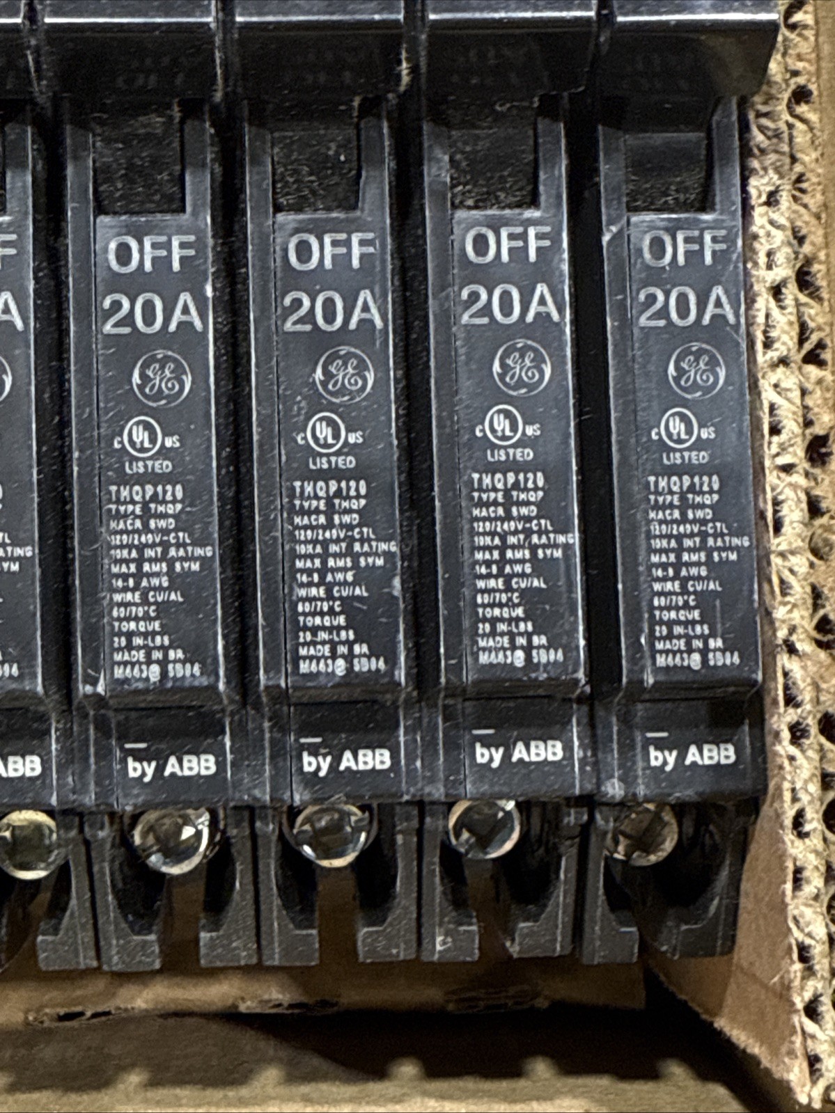 LOT OF 20 GE Thin Series Circuit Breaker 1-Pole 20-Amp THQP120 New