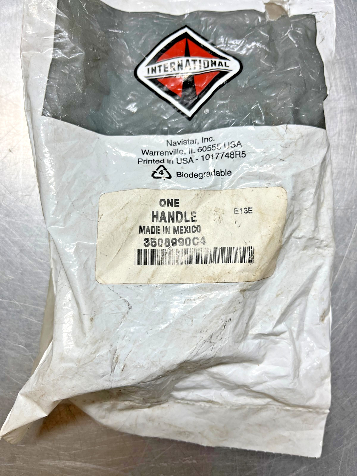 3508990C4 Genuine OEM International Navistar FORD HANDLE
