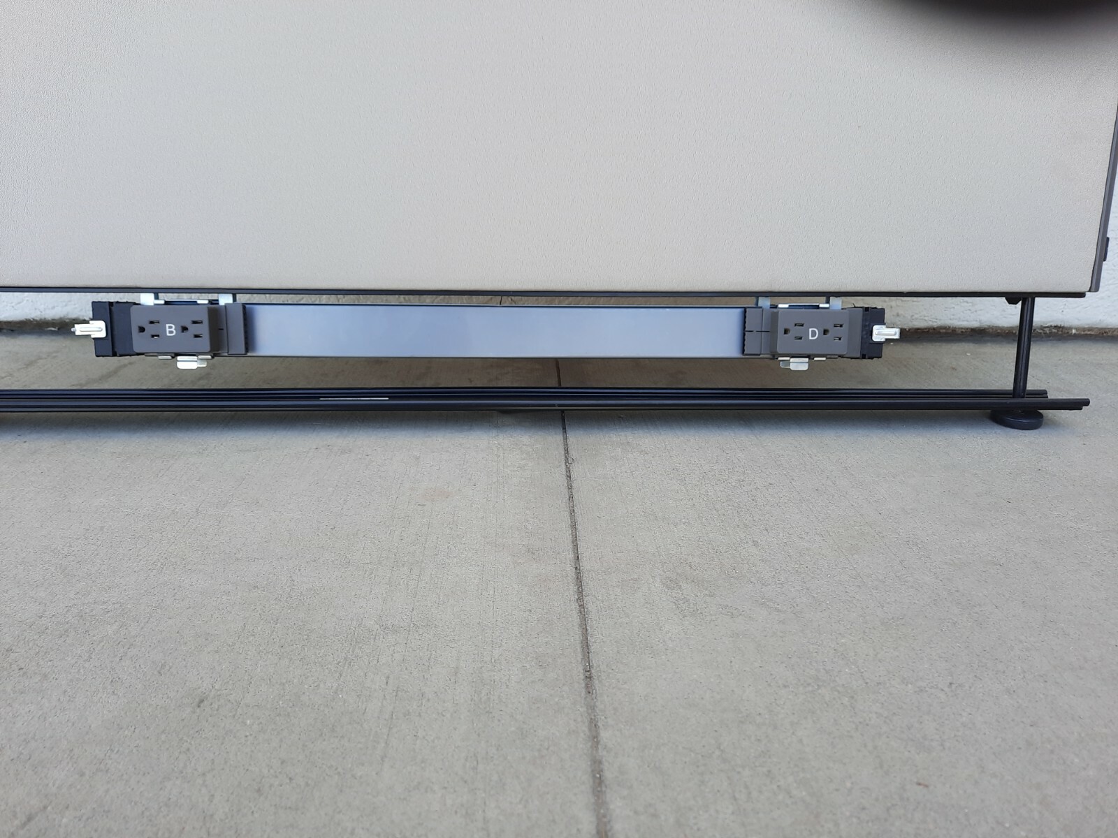 UNKNOWN BRAND CUBICLE PARTITION WALL PANEL A 66″ X 48″ X 2″