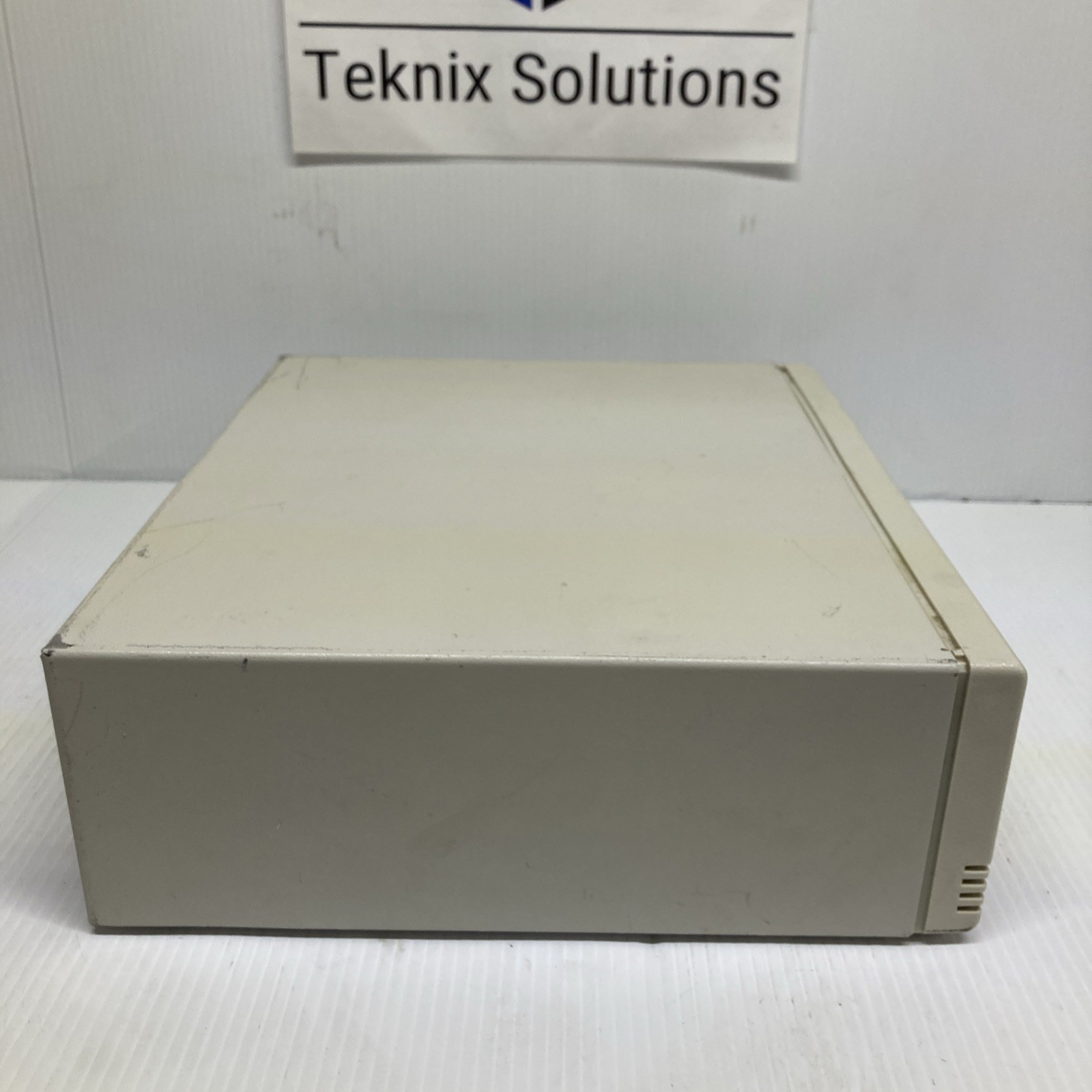 Agilent 35900E Dual Channel Multichannel Interface powers on for parts