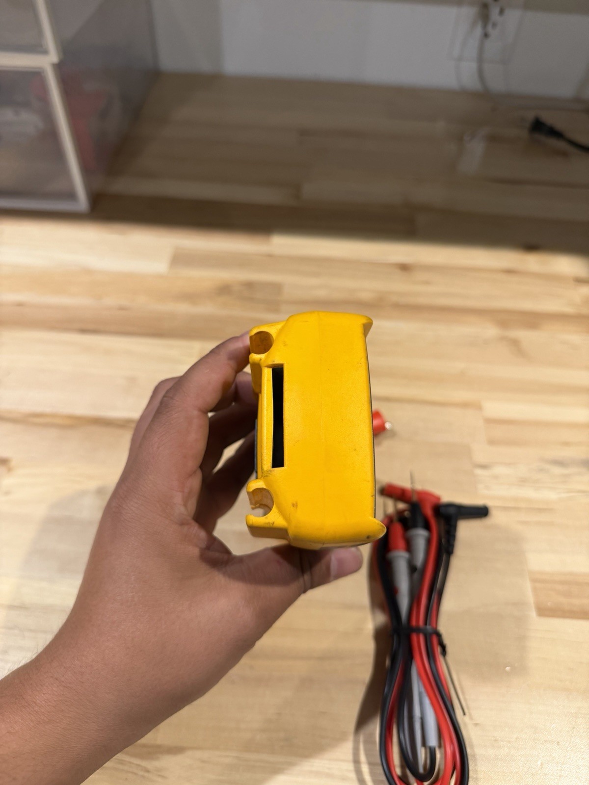 FLUKE 116 TRUS-RMS MULTIMETER / LEADS – SHIPS FAST (TESTED)