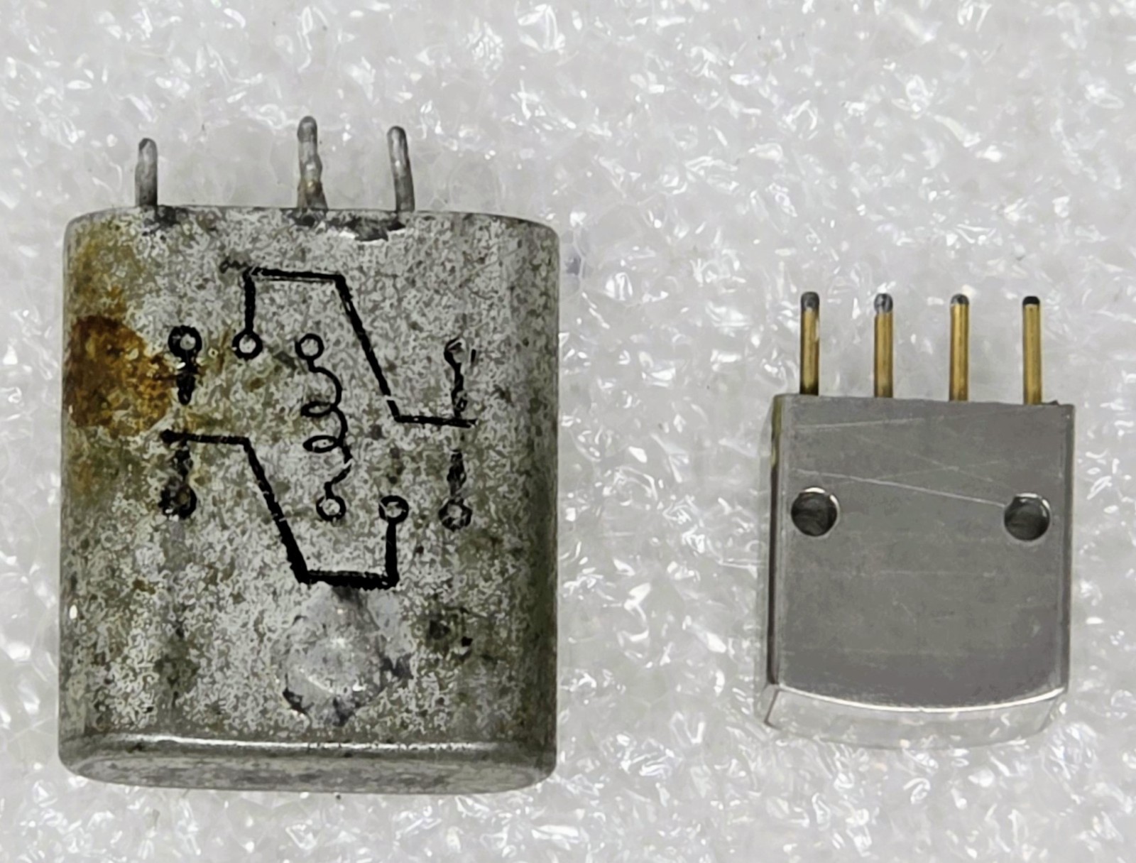 Elgin Advance Relays MV2C 120D-24 12VDC w/ Unknown Brush Component