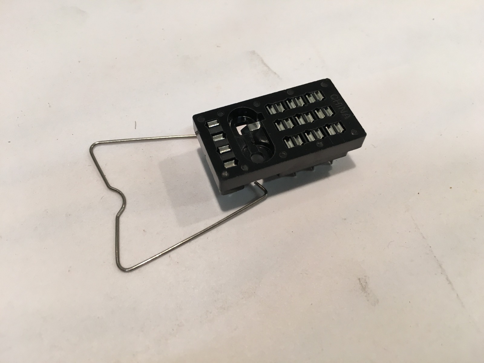 Magnecraft/Mouser : Relays : Sockets : PCB Mount : 70-308/528-308