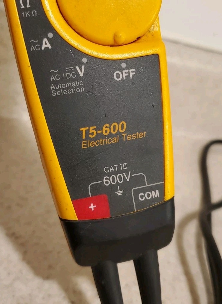 Fluke T5-600 Handheld Electrical Tester w/Leads + EXTECH MULTIMETER MN15A EUC