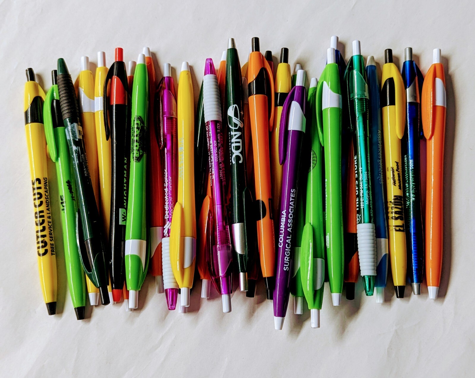 30ct Lot Misprint Retractable Click Pens: Javalina/Slimster BRIGHT MIXED COLORS