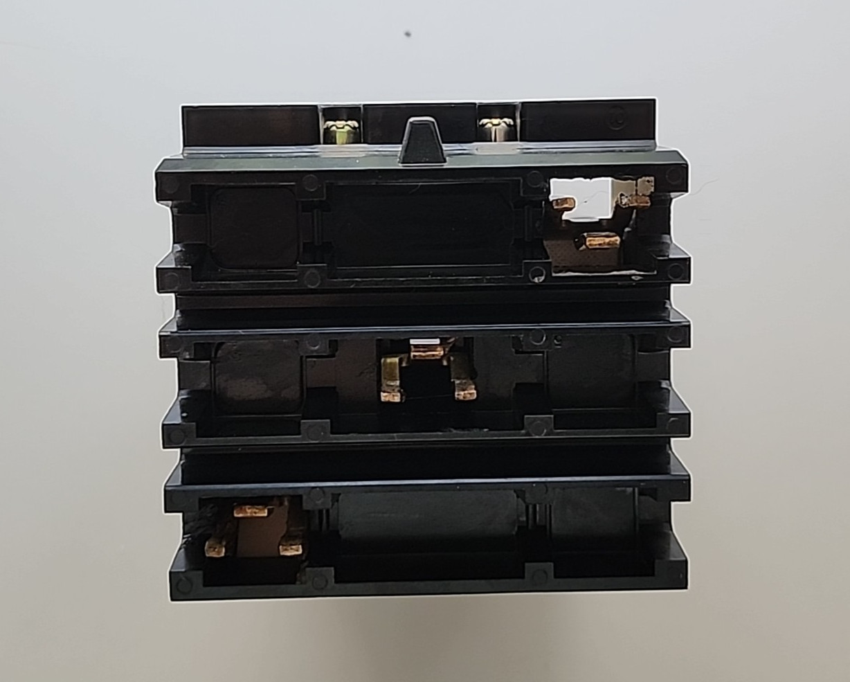SQUARE D FH36015 3 POLE 15A 600V CIRCUIT BREAKER [2RE2]