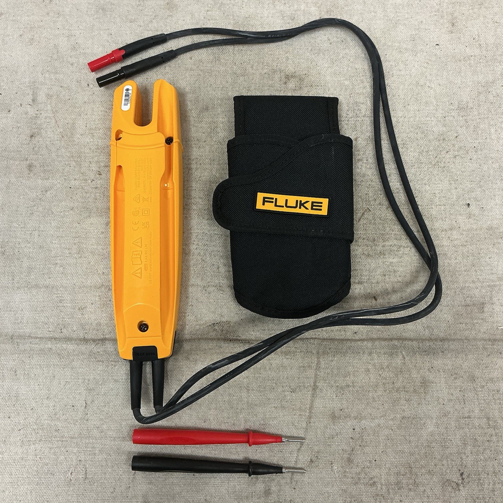 FLUKE T5-H5-1AC Digital Multimeter Clamp On Kit CAT III 600V/CAT IV 1000V