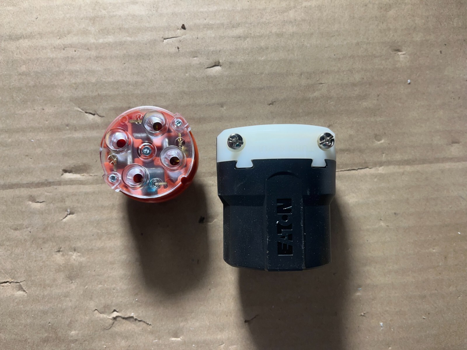Eaton AHCL1420P L14-20P Locking Ultra Grip Plug 20A 125/250v Male Cord End NEW