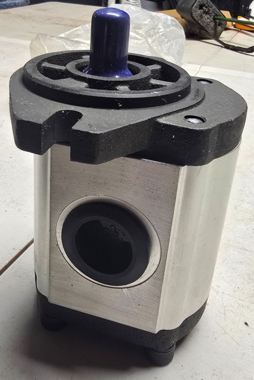 Hydraulic Gear Pump GRH Low Noise High Pressure – 13.31 GPM 3625 PSI