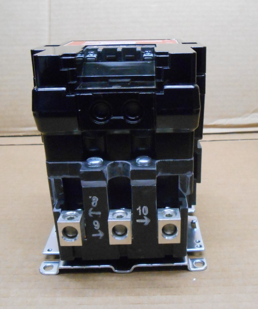 SQUARE D 8903SQO2V08 LIGHTING CONTACTOR ELECTRICALLY HELD 208V COIL (2 AVAIL)