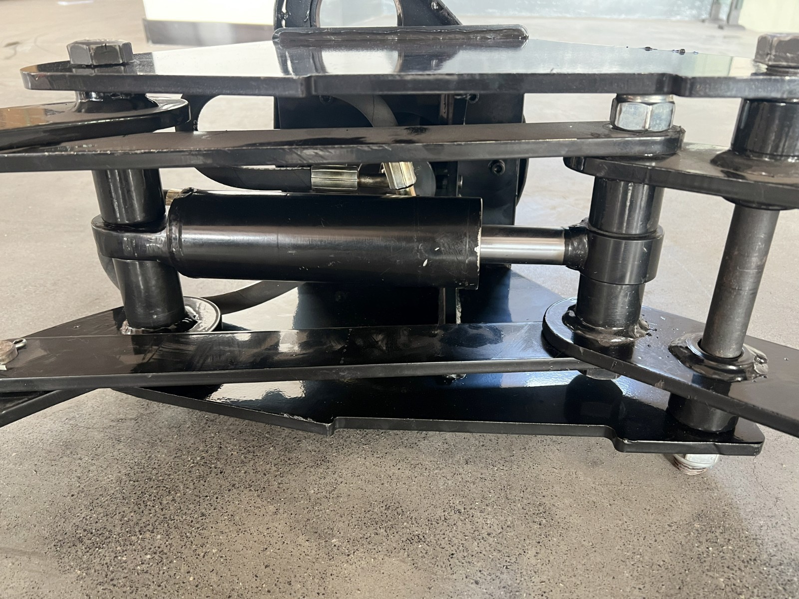 Agrotk Hydraulic Rotating Log Grapple for Mini Excavator with Motor Attachment