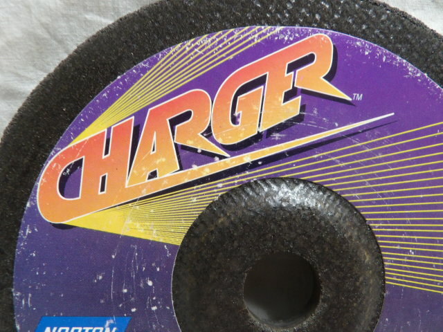Norton Charger 7″X1/4″X7/8″ Metal/Stainless Grinding Wheels (qty of 5)