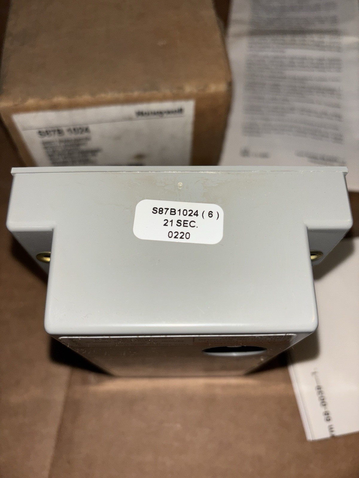 S87B 1024 / Honeywell Direct Spark IGNITION CONTROL MODULE, 21 SEC. LOCKOUT, NOS