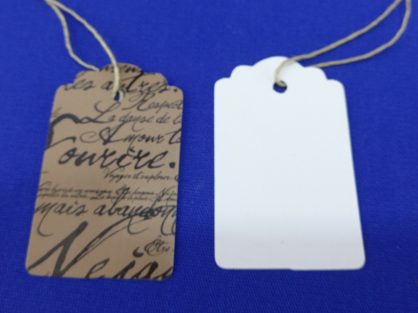 500 Paris Script Designer Print Scalloped Merchandise Strung Price Tags