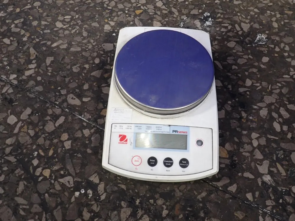 OHAUS CORPORATION PR822N/E SCALE 820 G 04260680203