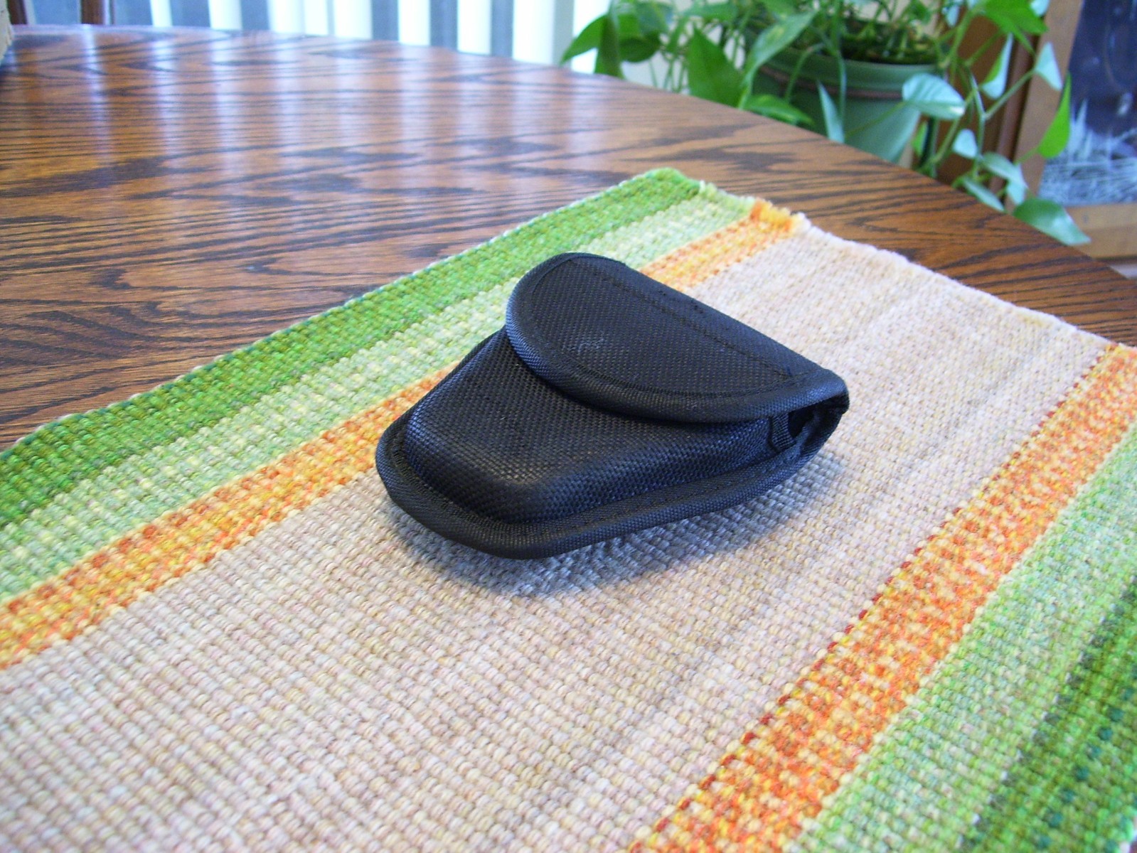 Bianchi AccuMold Sz 1 Blk Nylon Hidden Snap Covered Handcuff Case Holder Holster