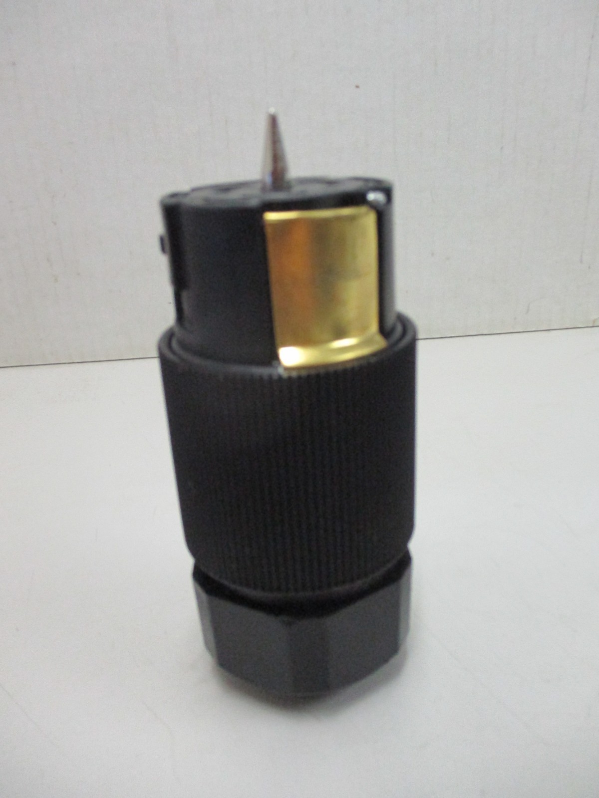 Hubbell CS-8364L 50A 3P 4W 250V 3Ø Twist Lock Plug