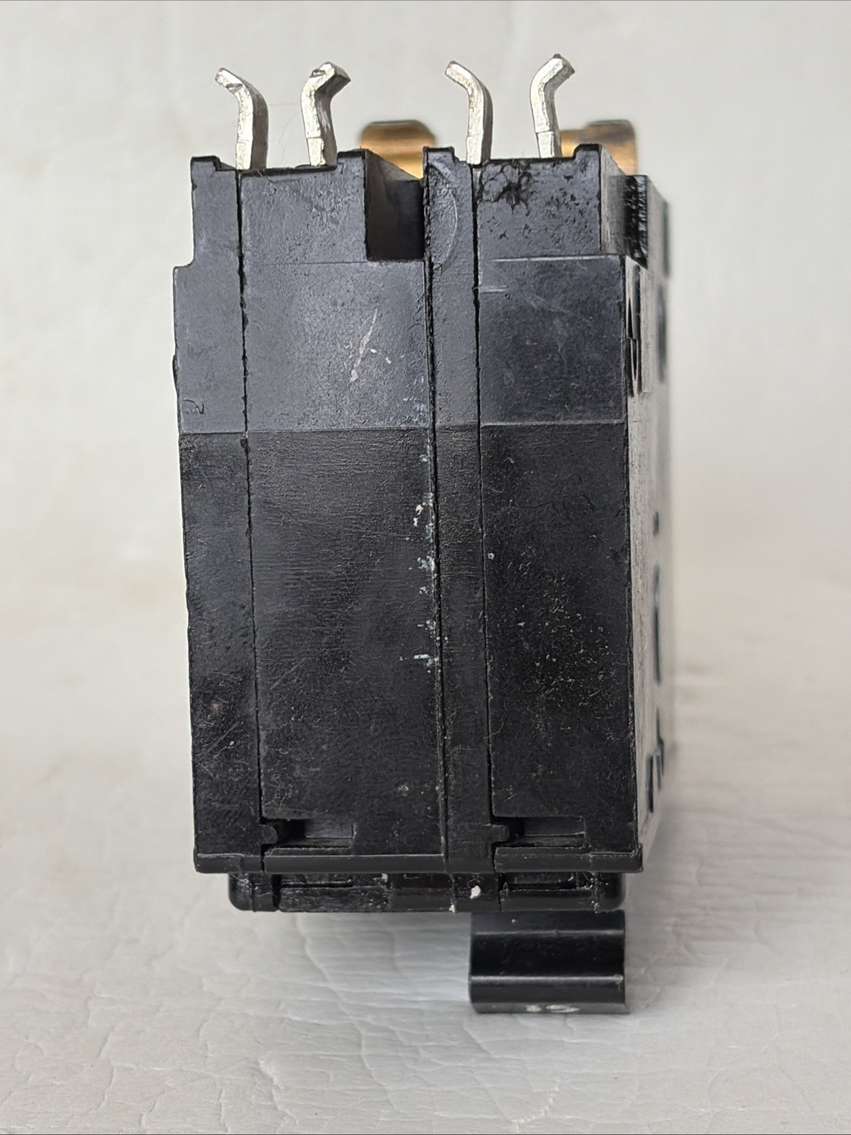 Square D QO215 15A Miniature Circuit Breaker 2-Pole QO 10kA BLACK Face 4 prongs