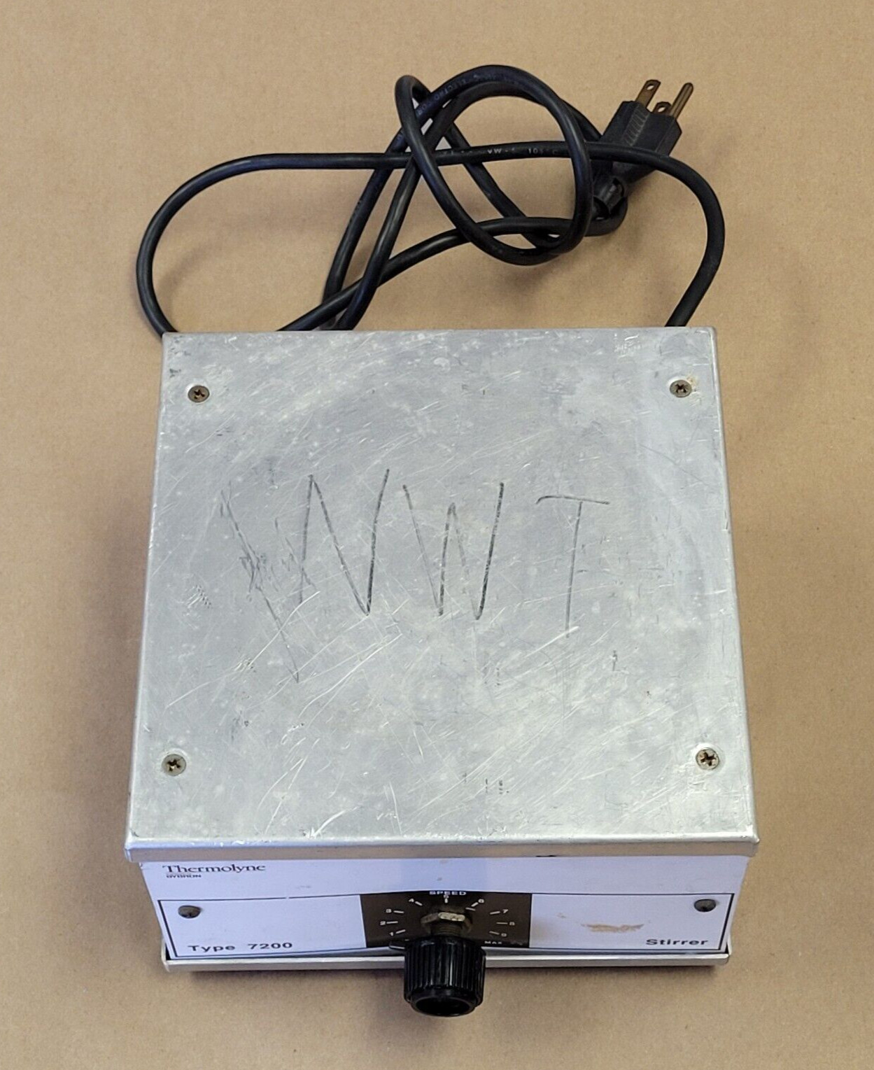 THERMOLYNE TYPE 7200 MODEL S7225 STIRRER 120V .4AMPS 25WATTS 60HZ SINGLE PHASE