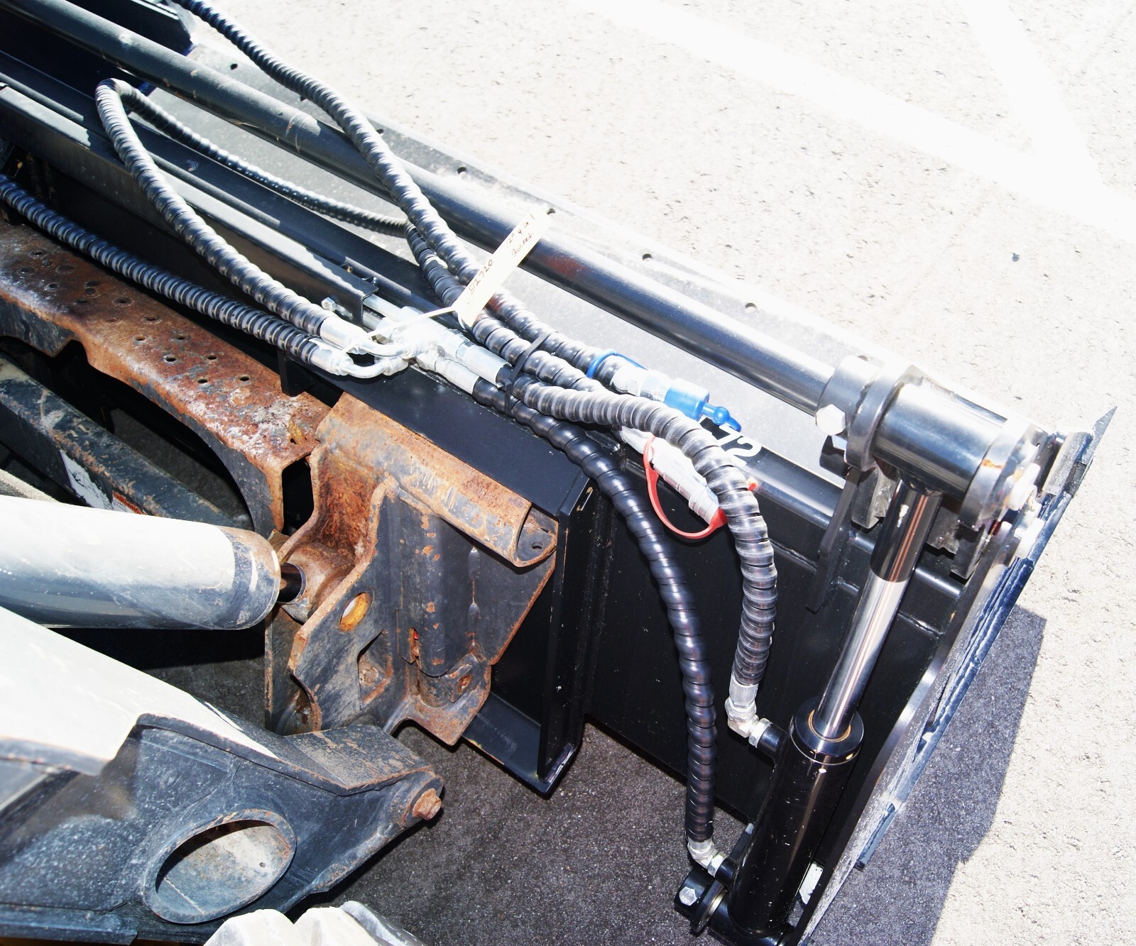 NEW 72″ Skid Steer Bucket 4-in-1 Combo
