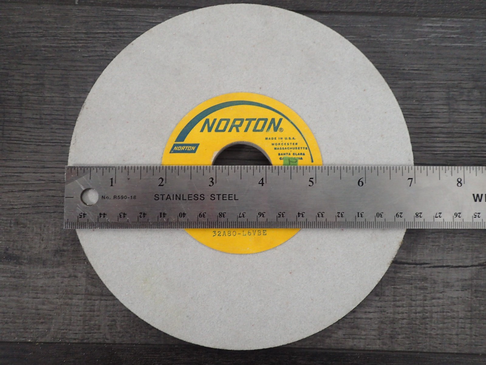 Norton Monocrystalline Aluminum Oxide Grinding Wheel 7″ Dia 3/8″ Thick 1-1/4″ Ar