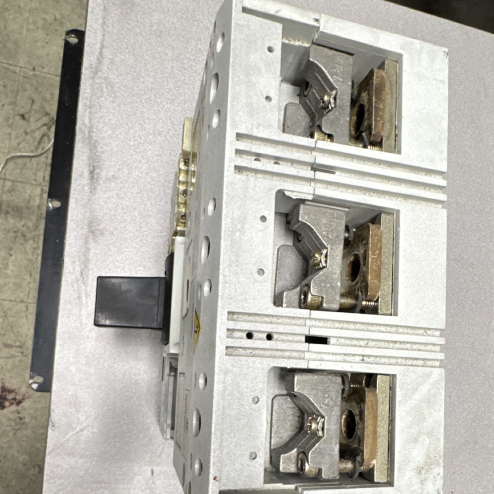 Moeller NZM 10-400H-NA Main Breaker 400A 600V AC Adjustable Instantaneous