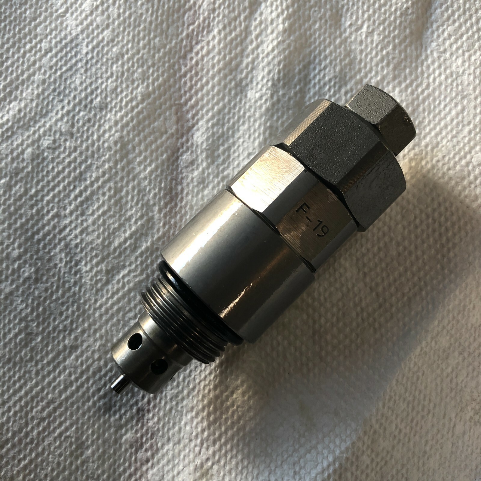LJ015020 relief valve fits CASE CX210C CX210B CX240B CX240C CX235C CX250C CX250D