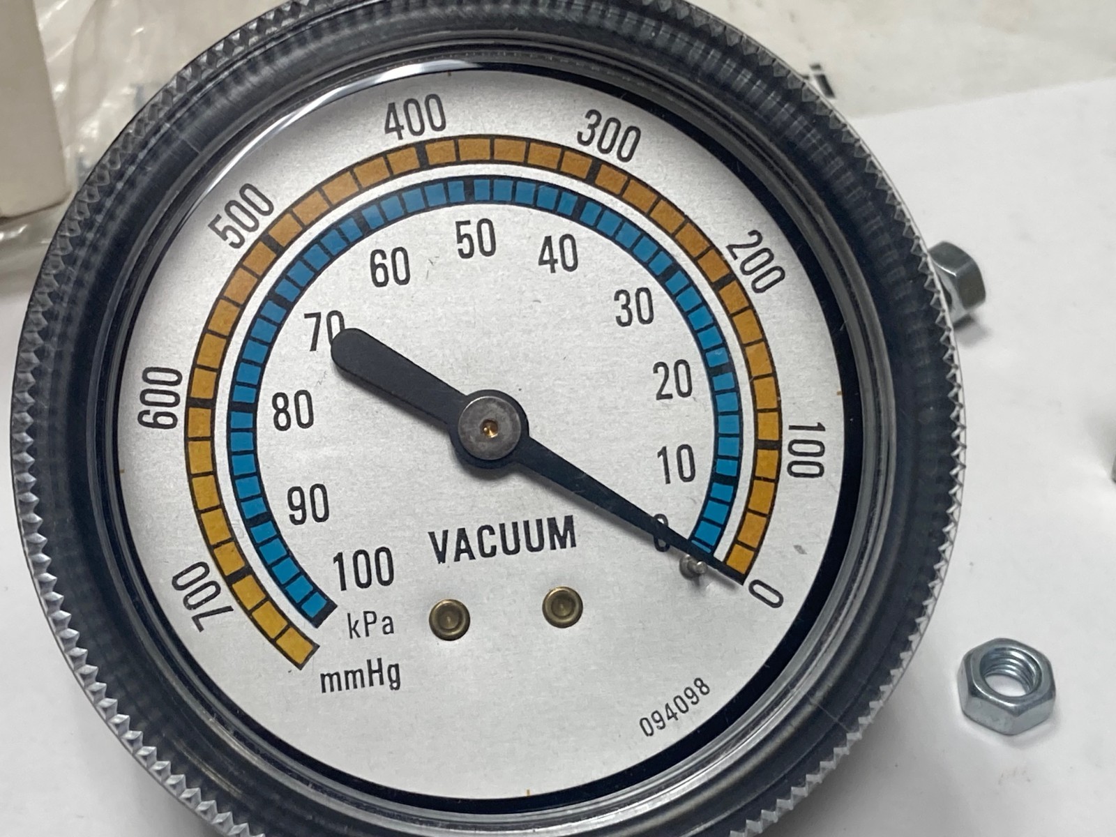 Unknown Brand 2-1/2″ Vacuum Gauge, 0-100 kPa, 0 – 760 mmHg, Back Mount, NOS
