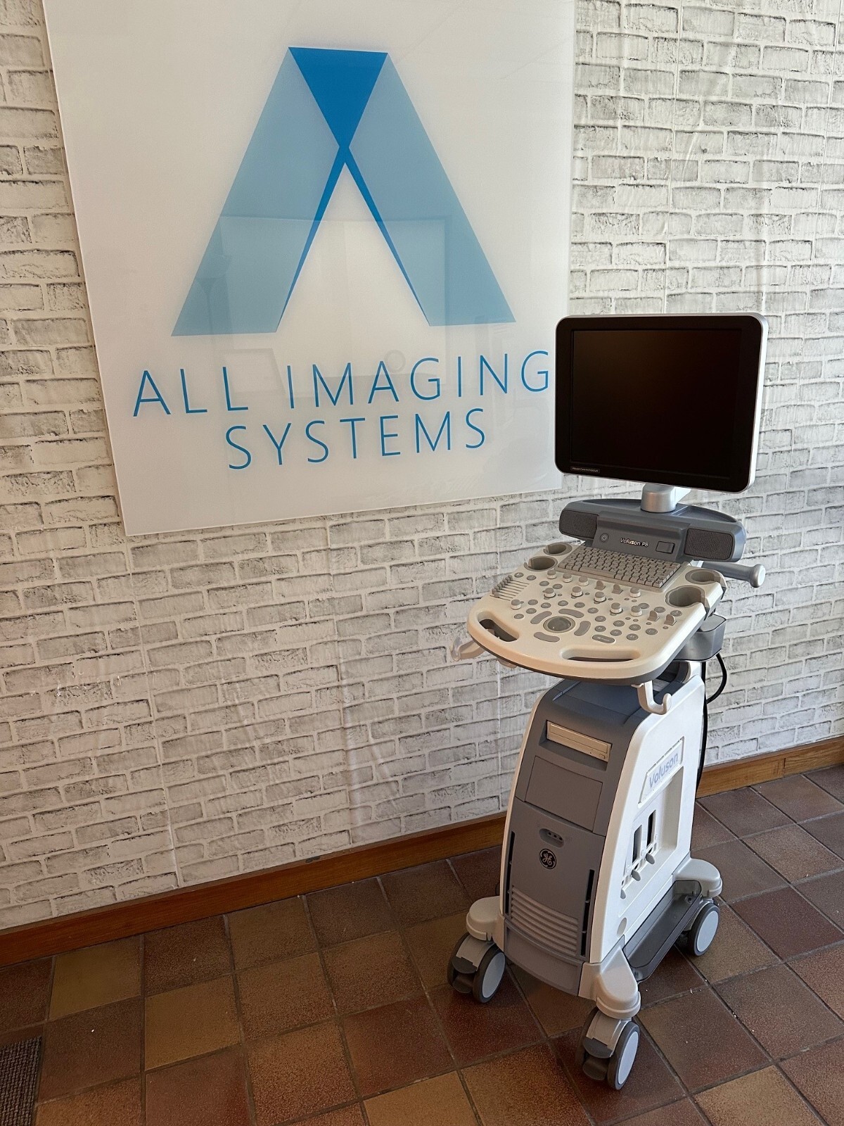 GE Voluson P8 BT18 4D Ultrasound Machine