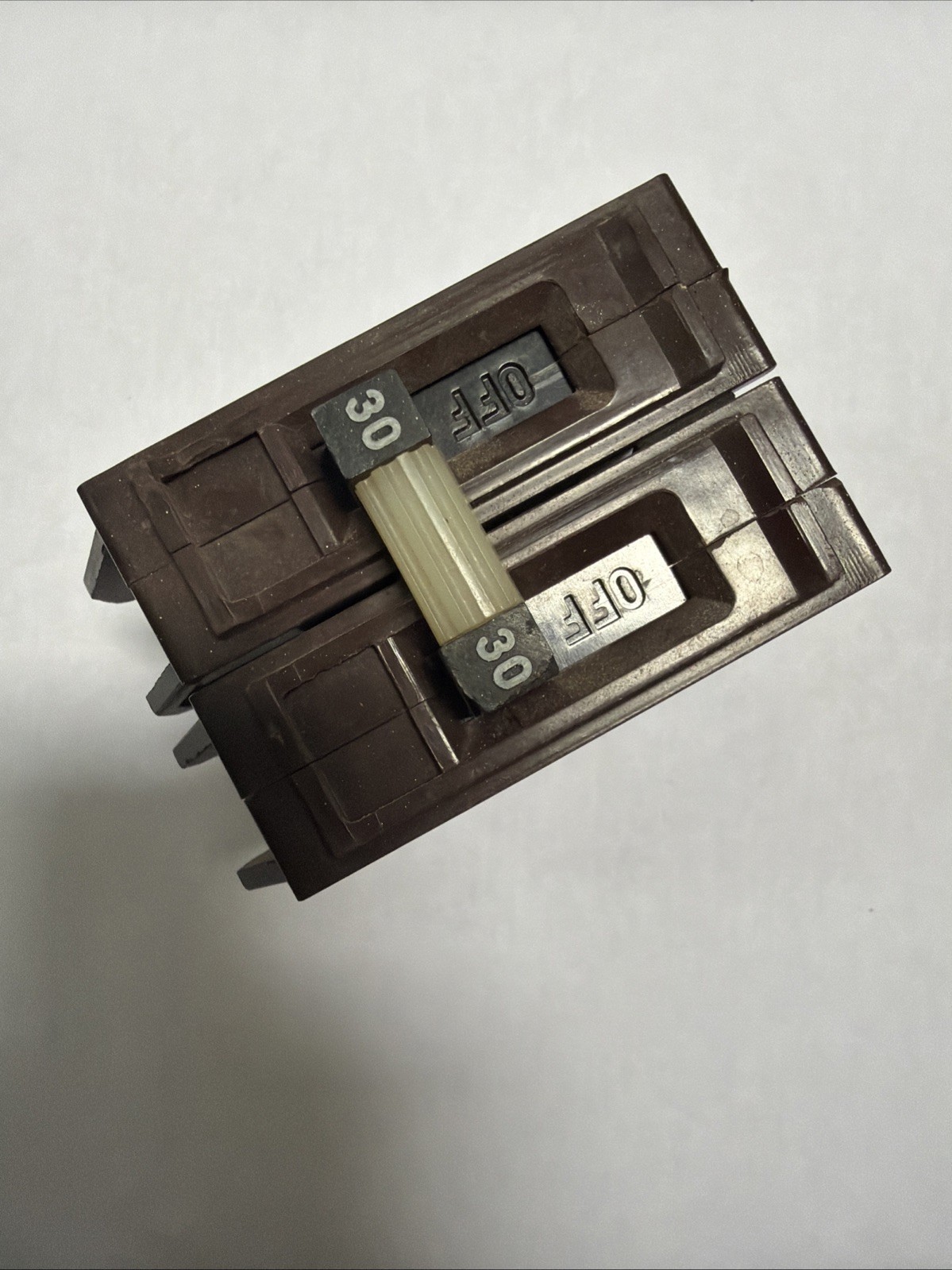 WADSWORTH 30 AMP DOUBLE POLE 240 VOLT CIRCUIT BREAKER METAL FEET TESTED (CHIP)