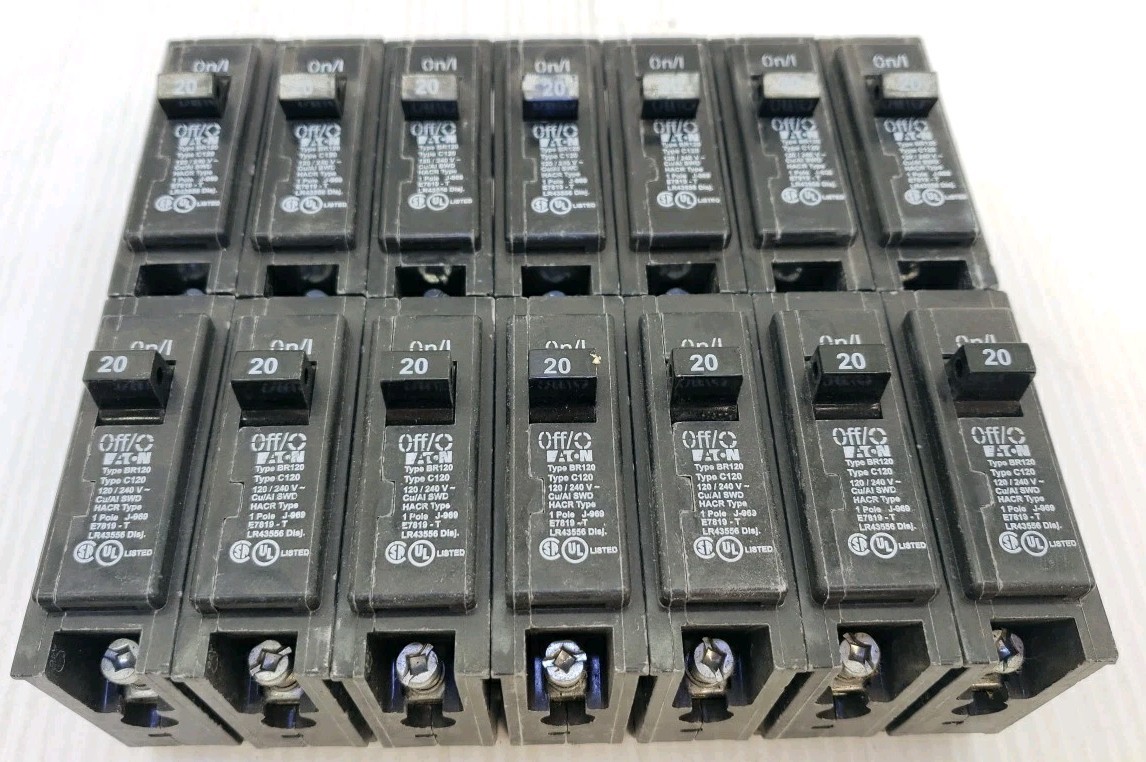 EATON BR120 Circuit Breakers (14 Pack) 20 AMP 1 Pole Type *NEW BOX of 14* {33}