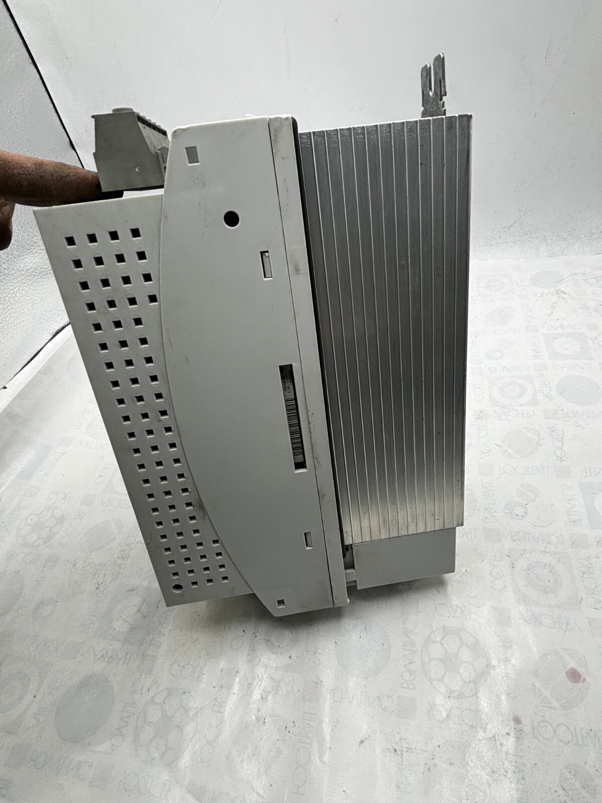 LENZE ECSEA016C4B SERVO DRIVE MOTOR CONTROLLER INVERTER 16.0A 0-600HZ 🎯