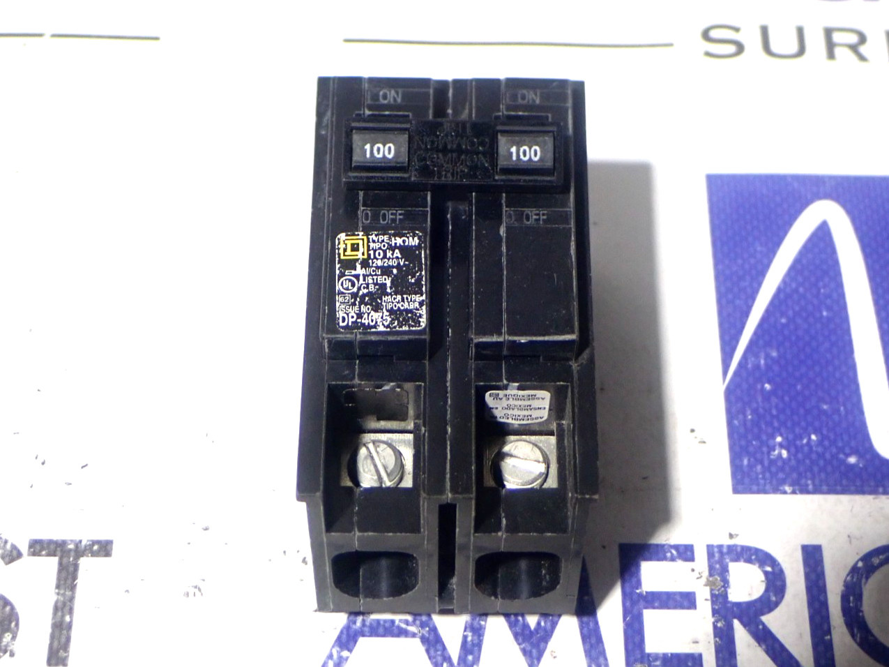 Square D HOM2100 2 Pole 100 Amp 120/240 Volt 10kA Plug On Circuit Breaker