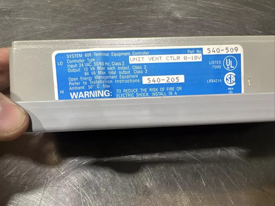 540-509 LANDIS & GYR Unit Vent Controller Open Box Never Used