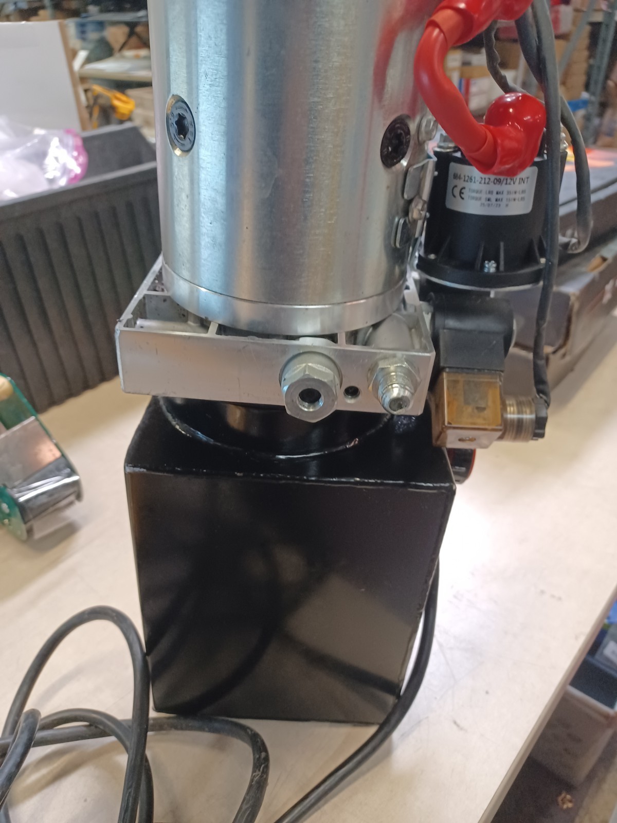 Vevor Hydraulic Power Unit ZXDC12V-1.6KW-S-4L 4quart DC12V