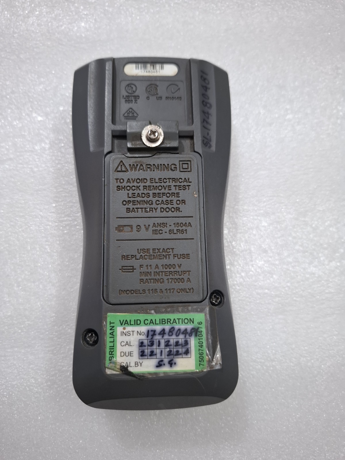 FLUKE 115 TRUE RMS MULTIMETER